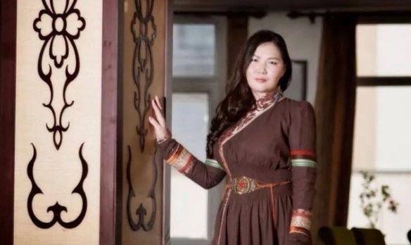 МУГЖ С.Жавхлангийн эхнэр дуучин Г.Эрдэнэчимэгийн шинэхэн зурагнаас